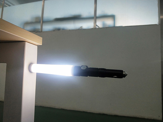 Wasserdichtes hohes Lumen Zoomable führte Leuchtweite der Taschenlampen-magnetische Basis-150m